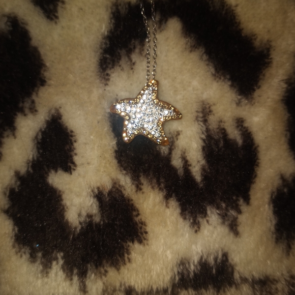 NWT SILVER RHINESTONE STARFISH NAUTICAL OCEAN SPARKLY NECKLACE - Picture 2 of 8